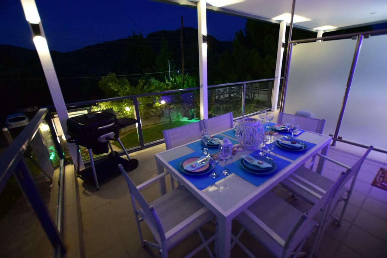 V Luxury Suites Toroni 3 Exteriör bild