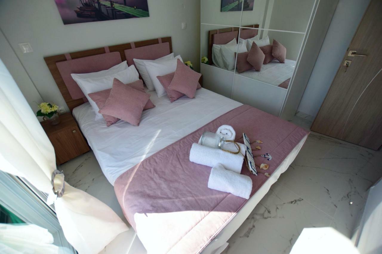 V Luxury Suites Toroni 3 Exteriör bild