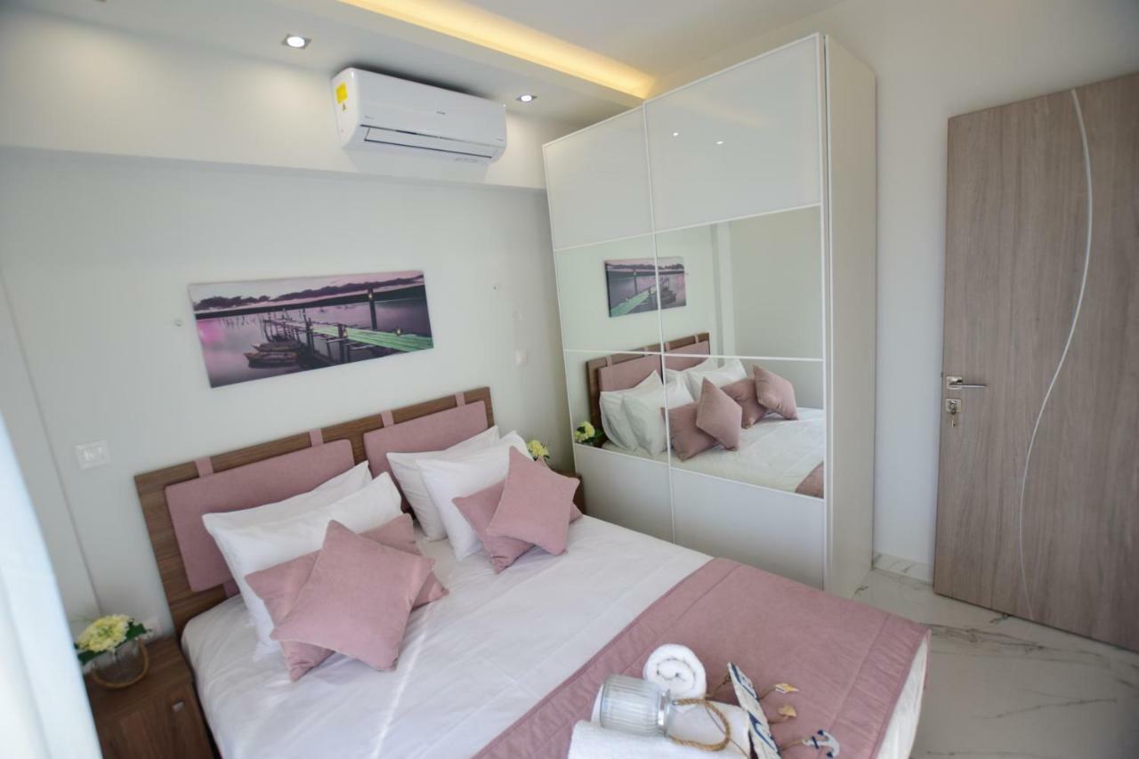 V Luxury Suites Toroni 3 Exteriör bild