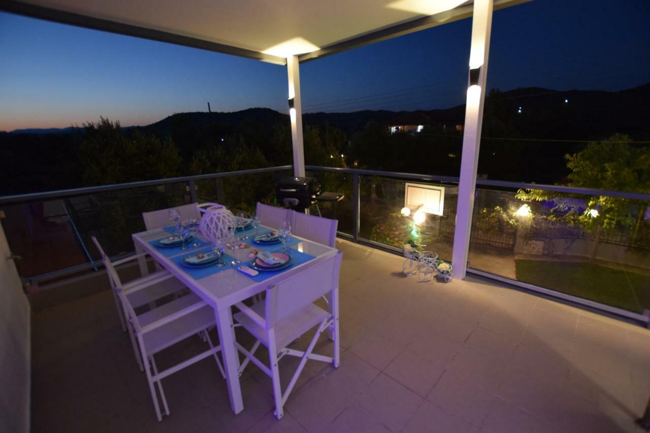 V Luxury Suites Toroni 3 Exteriör bild