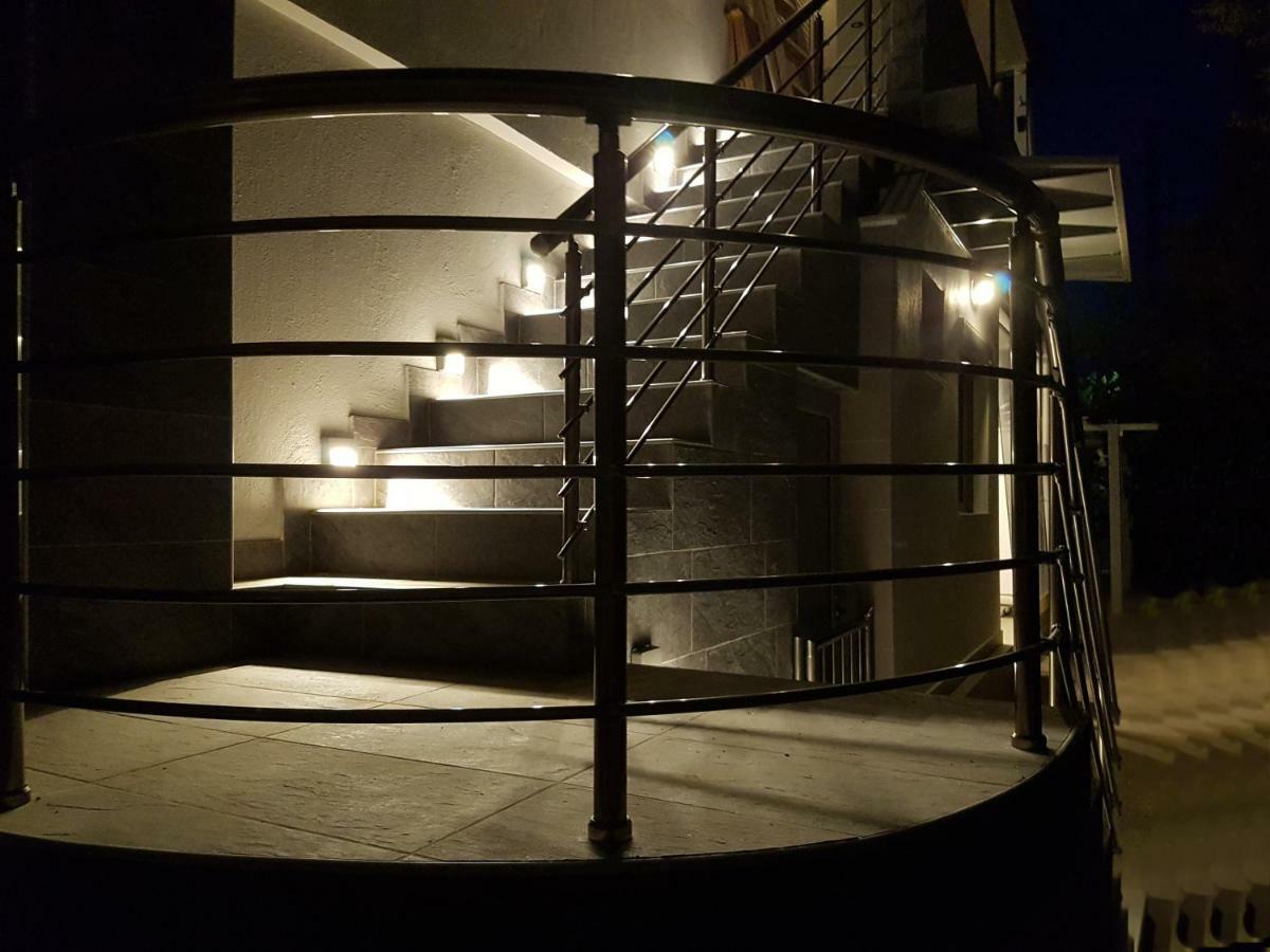 V Luxury Suites Toroni 3 Exteriör bild